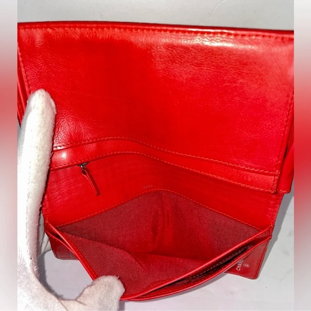 CHANEL CC Micro Chocolate Bifold long Rare Red Wallet - Picture 7 of 9